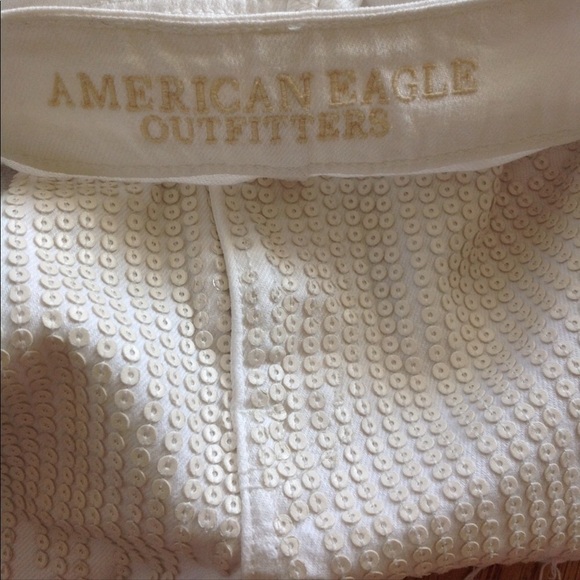 American Eagle Outfitters size 12 White Denim Shorts sequin front frayed hem - Picture 7 of 12